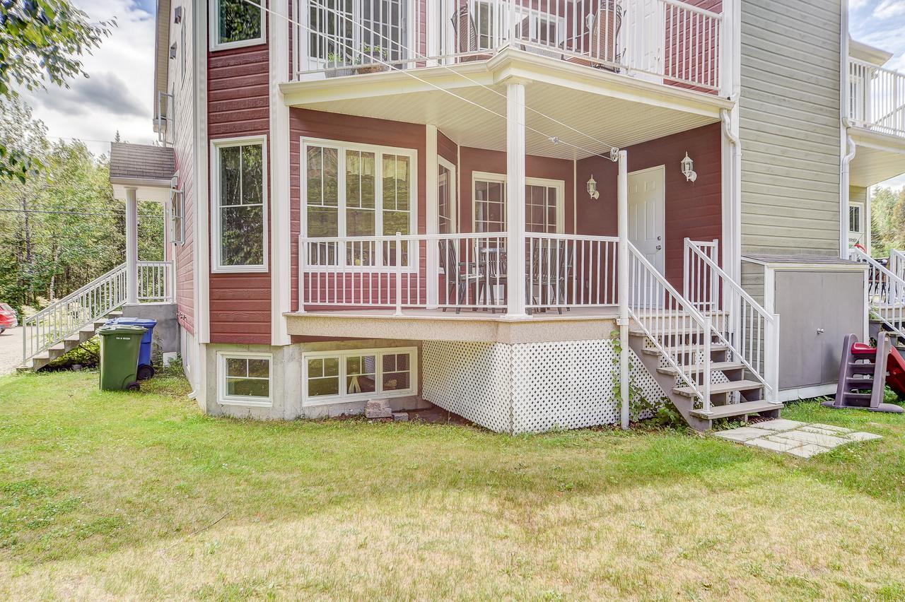 Entre Roc Et Montagne Apartman LʼAnse-Saint-Jean Kültér fotó