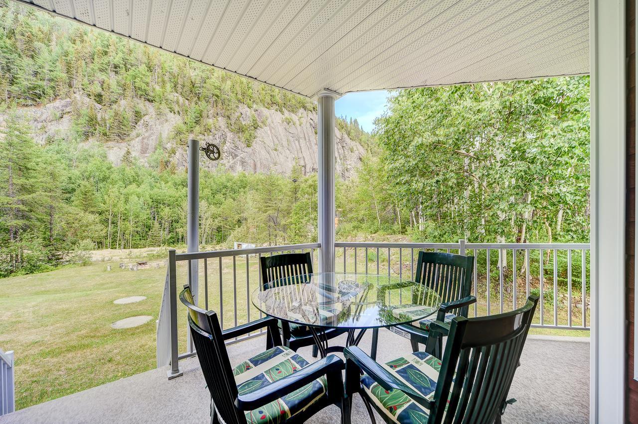 Entre Roc Et Montagne Apartman LʼAnse-Saint-Jean Kültér fotó